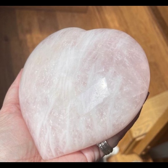 Rose Quartz Heart - Picture 4 of 6